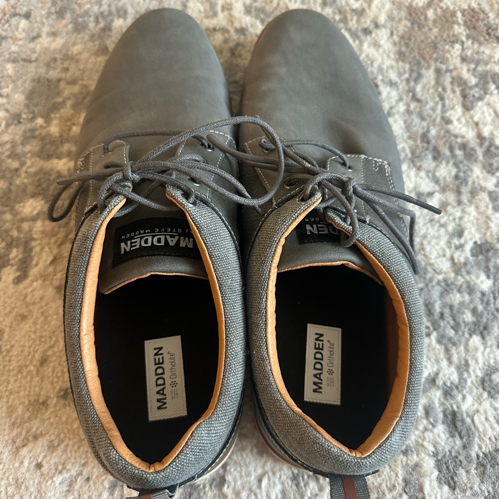 Steve Madden Gray Lace-Up Derby Shoes with Tan Trim